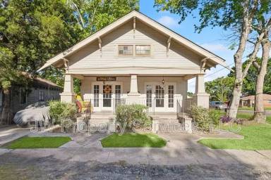 Main picture of 1203 Numa St