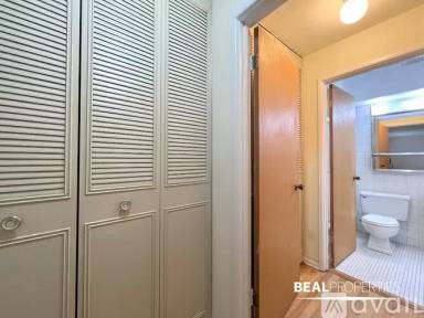 Main picture of 660 W Wrightwood Ave