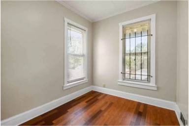 Main picture of 7353 S Kenwood Ave