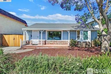 Main picture of 38848 Bell St