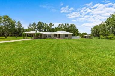 Main picture of 309 E River Rd