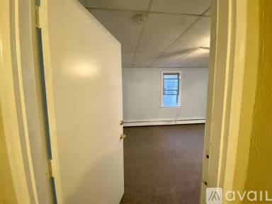 Main picture of 117 Portland St
