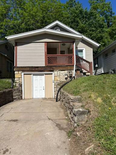 Main picture of 5708 Euclid Ave