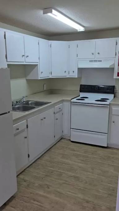 Main picture of 614 Fairview Ave
