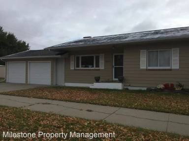 Main picture of 2404 Tompy St