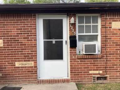 Main picture of 1221 N Minnesota Ave