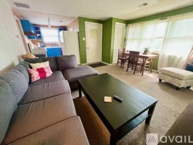Main picture of 1700 Laporte Ave
