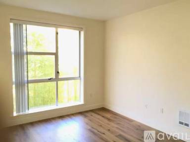 Main picture of 585 9th St Apartments