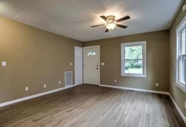 Main picture of 2520 Essex St