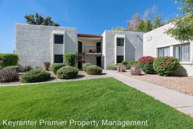 Main picture of 10444 N 69th St