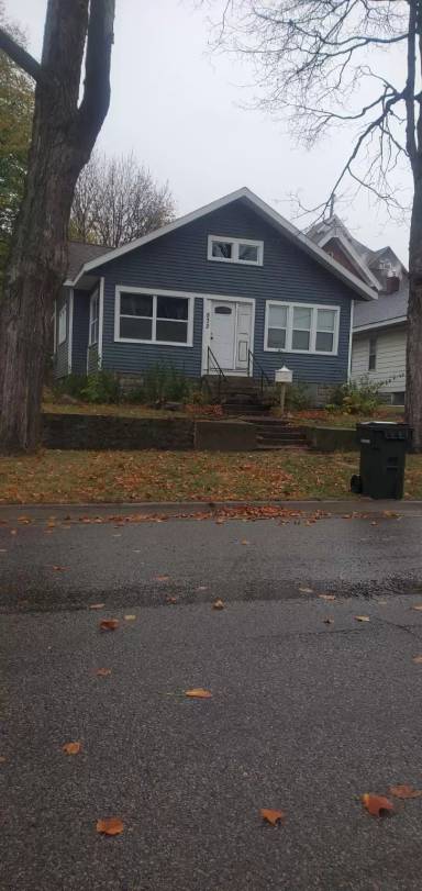 Main picture of 808 W 2nd St