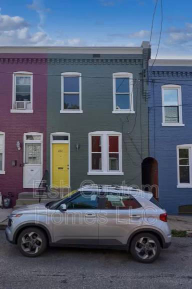 Main picture of 464 Lafayette St