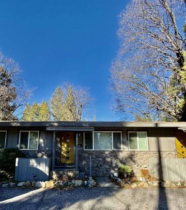 Main picture of 744 Zion St