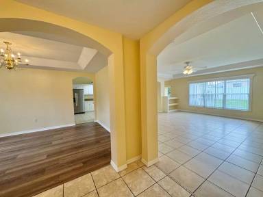 Main picture of 209 Ruby Lake Ln