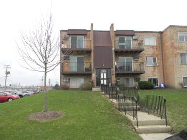 Main picture of 311 W Hawthorne Cir