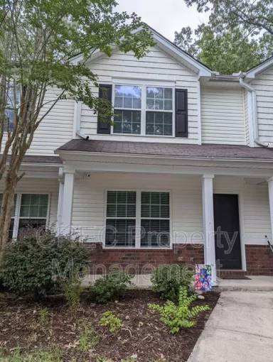 Main picture of 202 Twin Tree Dr