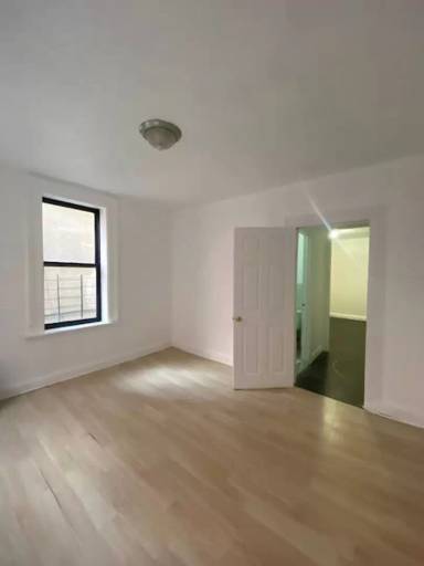 Main picture of 1152-1156 Colgate Ave