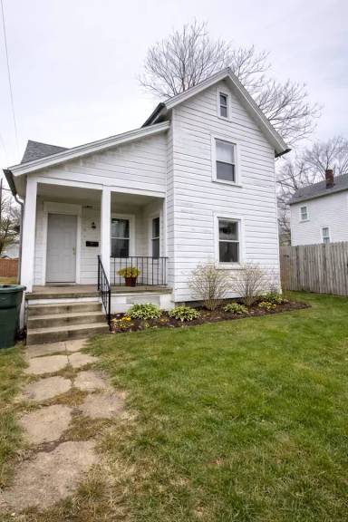 Main picture of 1801 3rd St SE