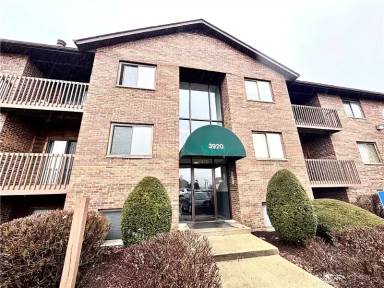 Main picture of 3920 Mack Rd