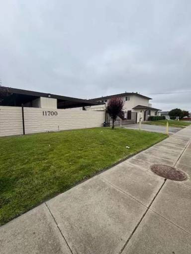 Main picture of 11700 Jackson St