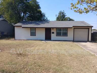 Main picture of 5855 Bluffman Dr