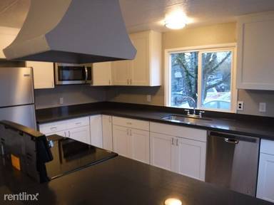Main picture of 19405 129th Ave NE