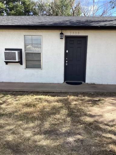 Main picture of 1701 W 17th St