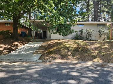 Main picture of 84 Belmont Dr