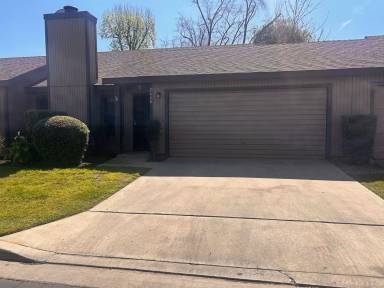 Main picture of 2640 E Tulare Ave