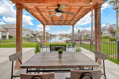 Main picture of 10214 Sand Dollar Dr