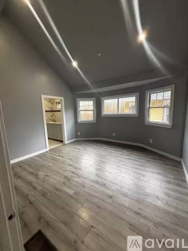 Main picture of 1726 W 22nd St