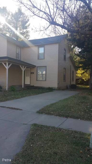 Main picture of 409 N Walnut St