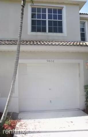 Main picture of 9806 Lago Dr