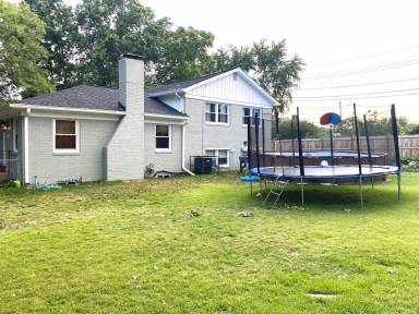Main picture of 204 46th St NE