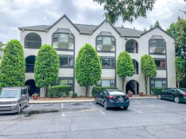 Main picture of 6 Vivian Ln NE