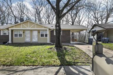 Main picture of 705 Red Oak Ln