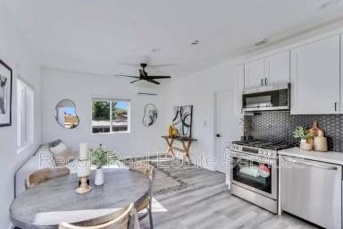 Main picture of 4506 Moraga Ave
