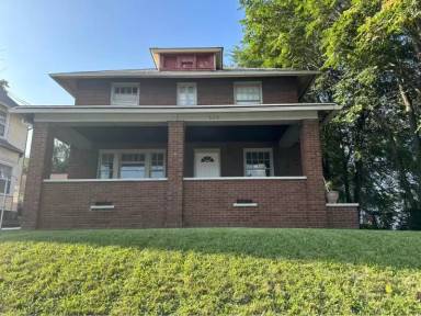 Main picture of 620 Lincoln Way W