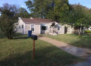 Main picture of 931 W Texas St