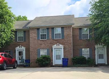 Main picture of 2975 Landmark Ct NE