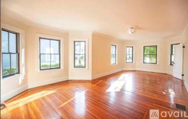 Main picture of 687 Hope St