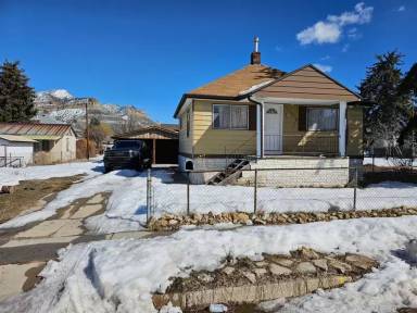 Main picture of 157 Roosevelt St