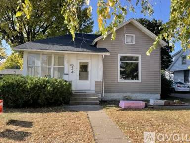 Main picture of 523 E 5th St