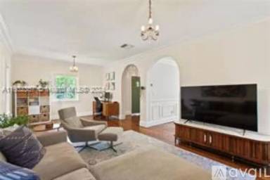 Main picture of 604 Alcazar Ave