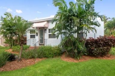 Main picture of 247 Royal Ct