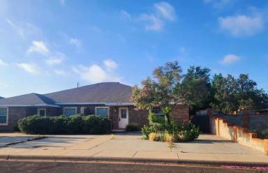 Main picture of 4717 Harvard Ave