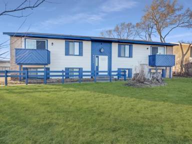 Main picture of 6534 Central Ave NE