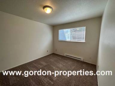 Main picture of 4510 NE Portland Hwy
