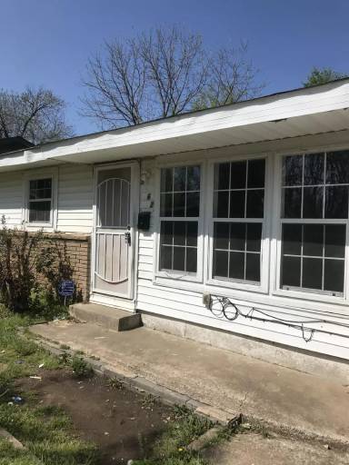 Main picture of 5462 N Hartford Ave