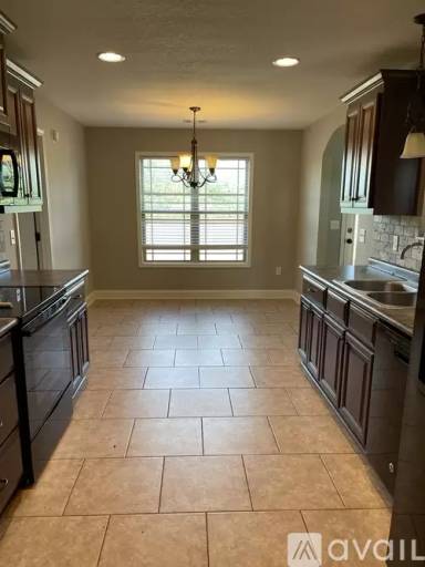 Main picture of 206 Tudor Pl